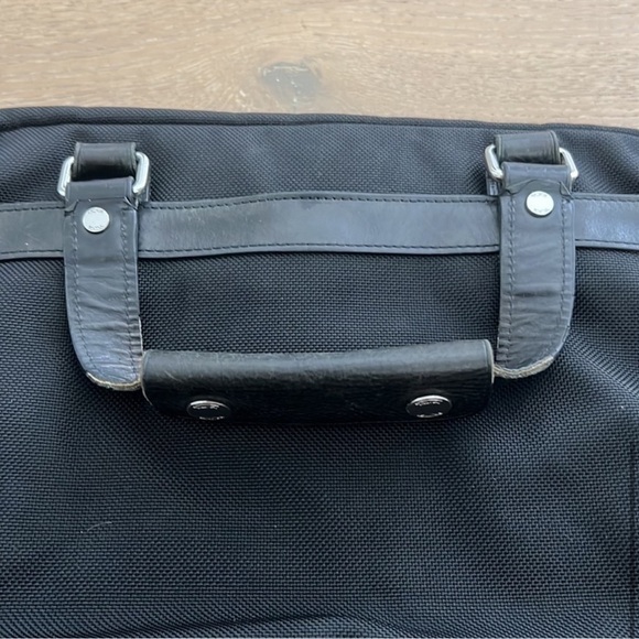 TUMI Townhouse Lonsdale Brief Case Black Men's
Shoulder Bag Leather Travel Bag - Picture 6 of 10